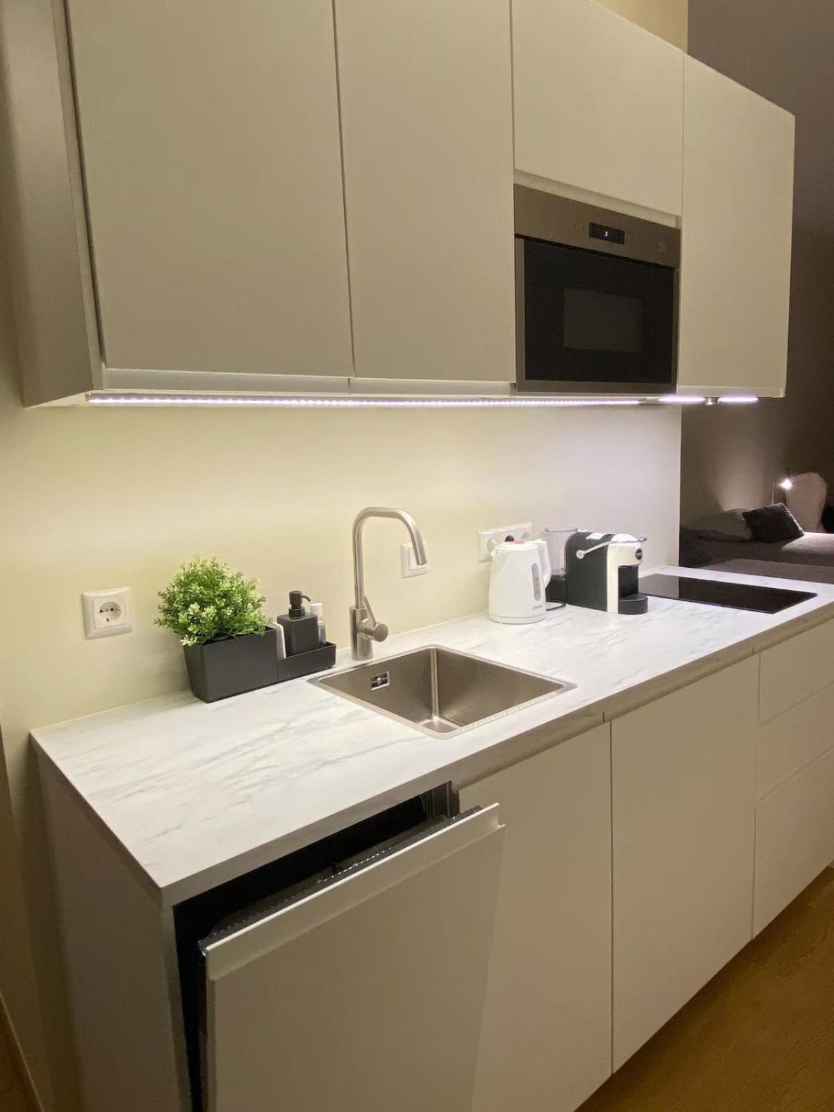 Lovely Aisa Apartment | 2 Terraces ปาร์นู ภายนอก รูปภาพ